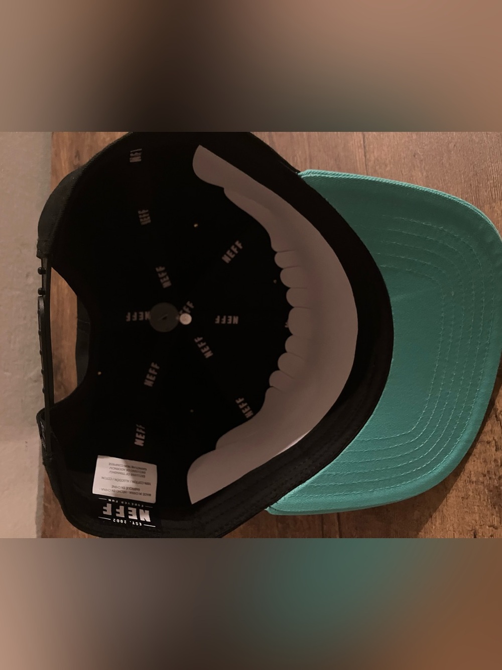 Neff snapback hat - Picture 4 of 5